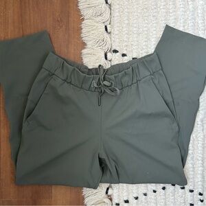 Lululemon On The Fly crop pants grey sage size 4